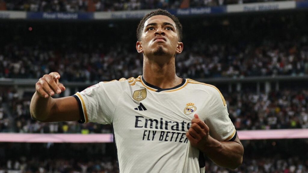 Jude Bellingham anotó su quinto tanto en cuatro partidos de LaLiga para rescatar la victoria y el liderato del Real Madrid.